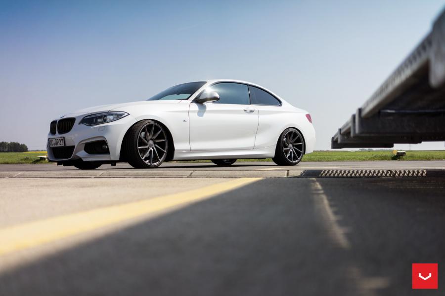  BMW 2-Series on Vossen Wheels (CVT) 2017 года  (фото 37 из 46)